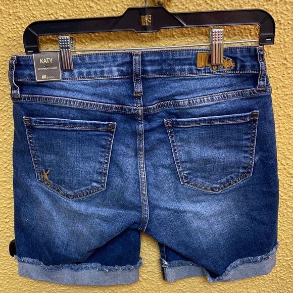 Hut new denim shorts - Picture 3 of 3